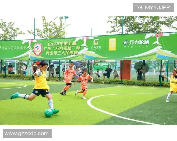 球星带动足球热潮助力青少年成长推动世界足球文化交流